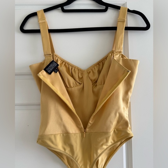 Danielle Bernstein Yellow Satin Bodysuit Size 2 - Picture 4 of 5